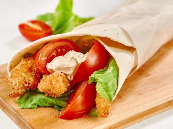 Цезарь-ролл с хрустящей курочкой Цезарь-ролл с хрустящей курочкой